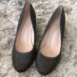 Delicacy Blossom Black Glitter Pumps – Dazzling and Sleek